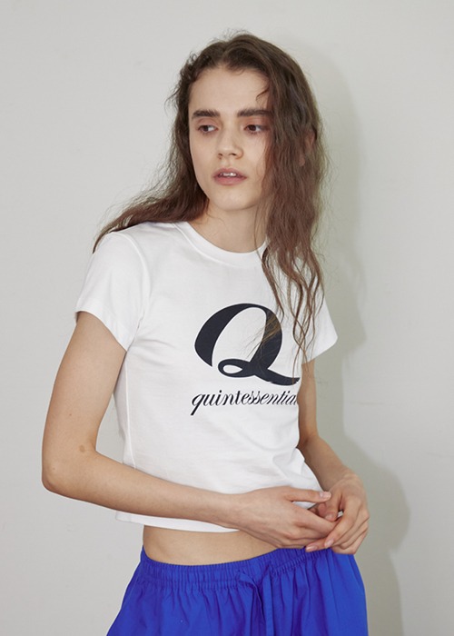 Cursive Q Cropped T-shirt - White